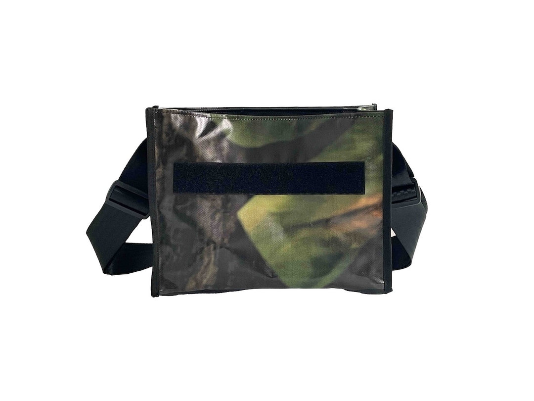 messenger bag base M banner dark green leaves