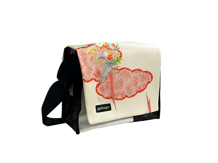 messenger bag M pub banner & beige kimono