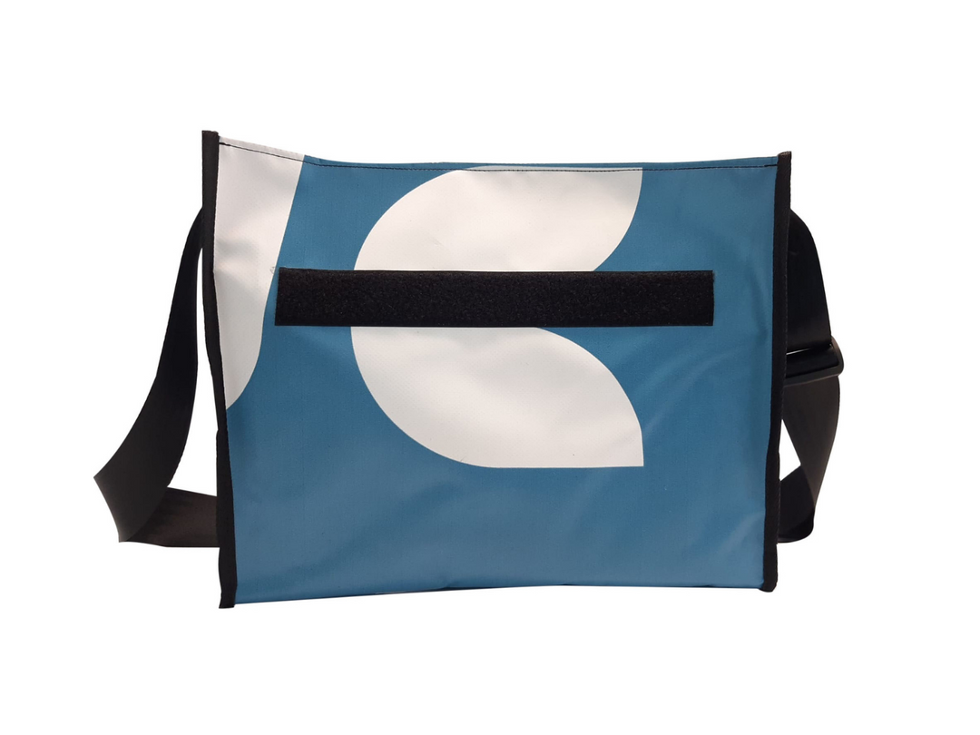 messenger bag base XL publicity banner blue & white