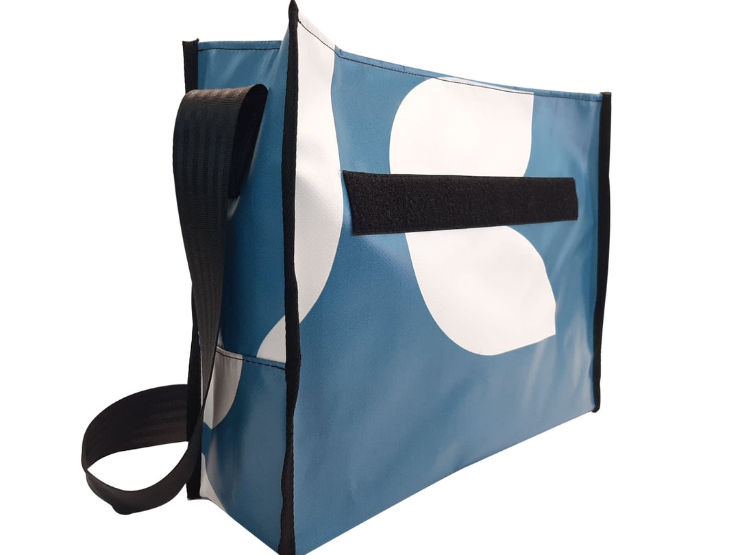 messenger bag base XL publicity banner blue & white