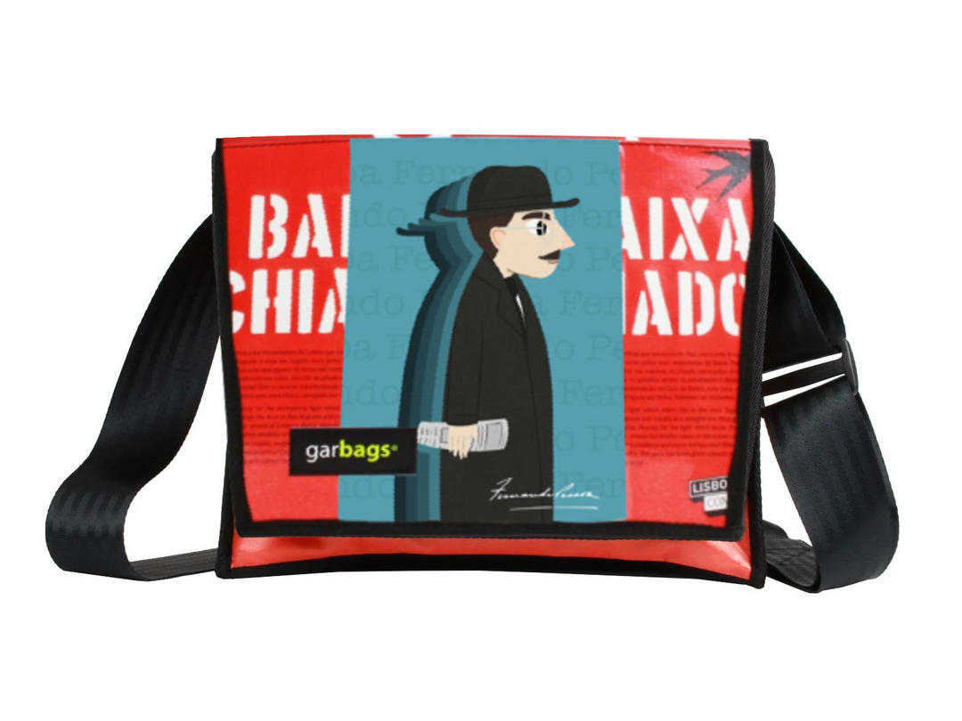 messenger bag M banner *Tiago M.* fernando pessoa profile