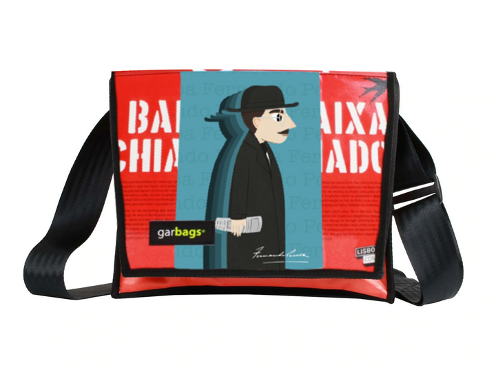 messenger bag M banner *Tiago M.* fernando pessoa profile