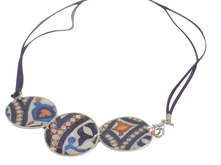 princess necklace multicolor tiles coffee capsules