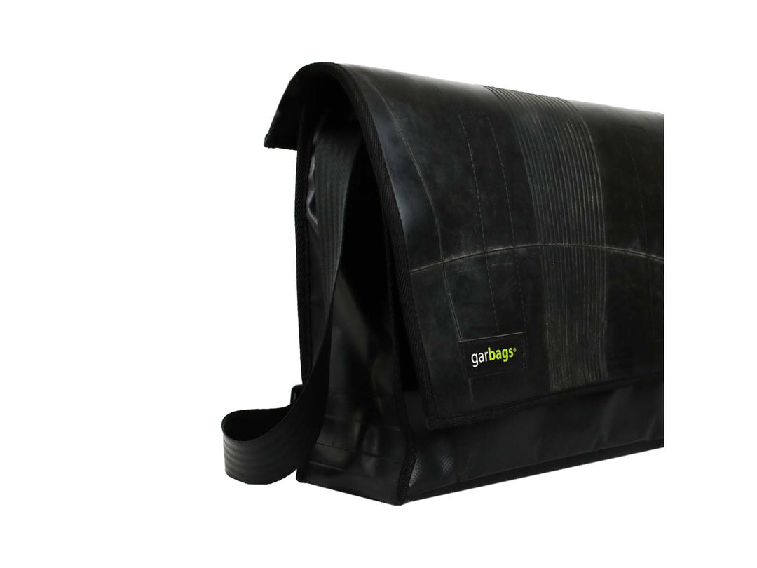 MESSENGER BAG XL PUB BANNER & INNER TUBE BLACK - Garbags