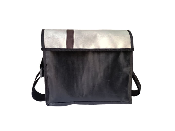 messenger bag M publicity banner white & black