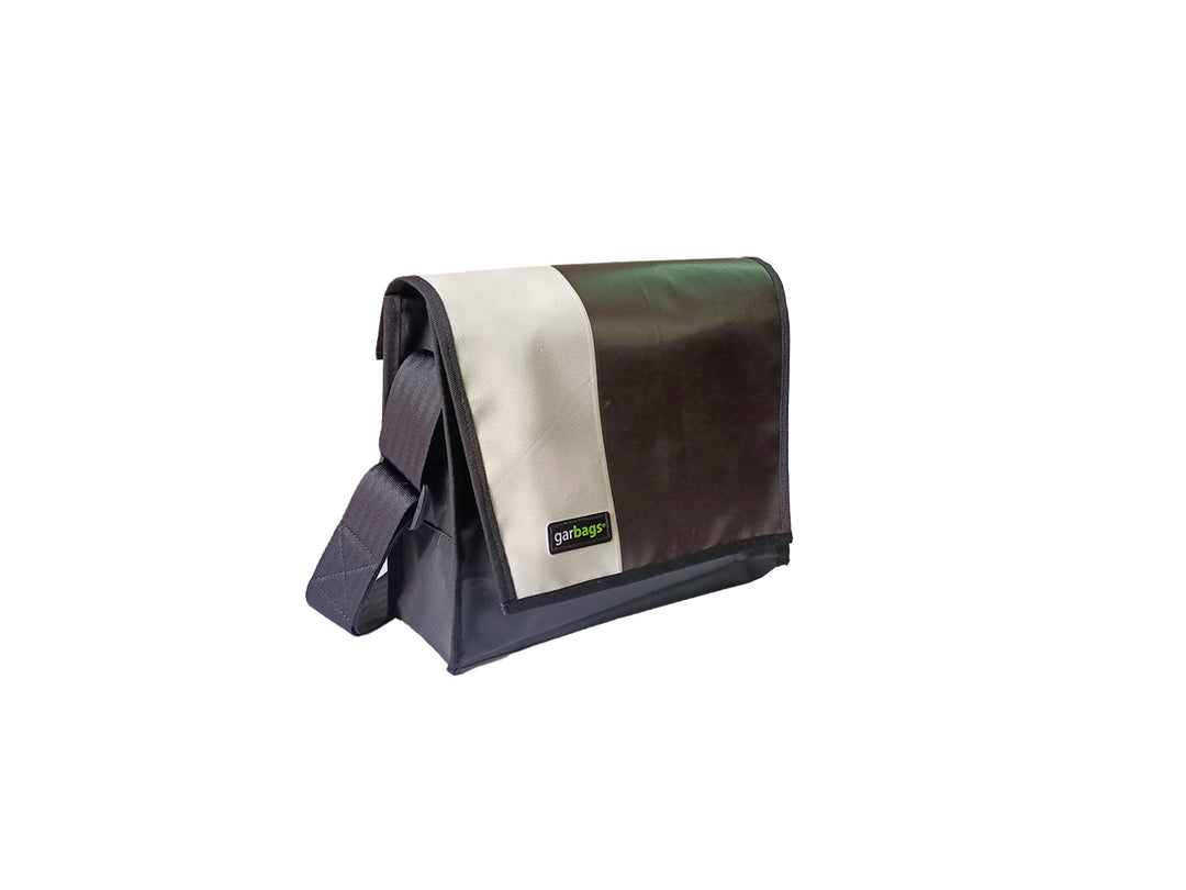 messenger bag M publicity banner black and white