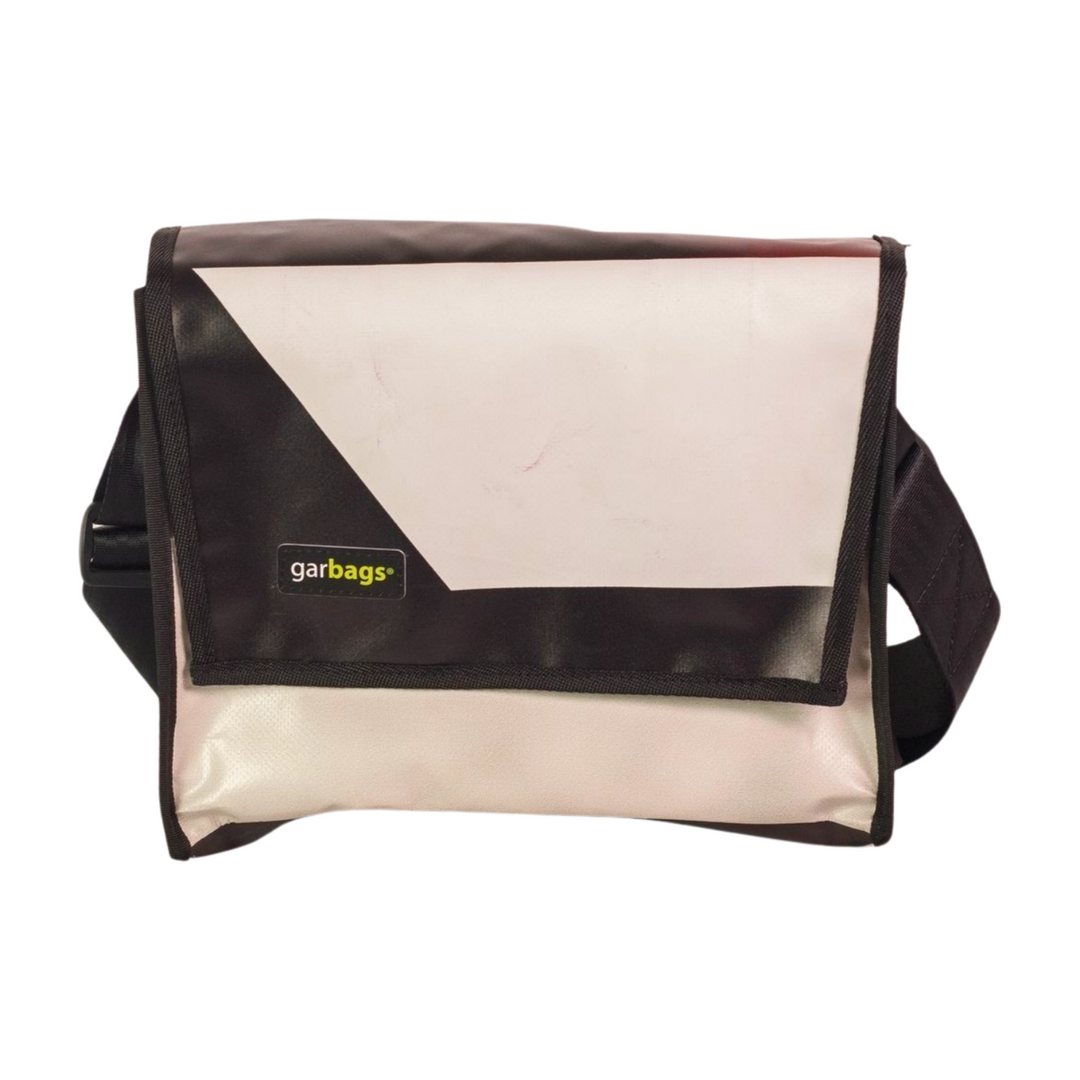 messenger bag M publicity banner black & white