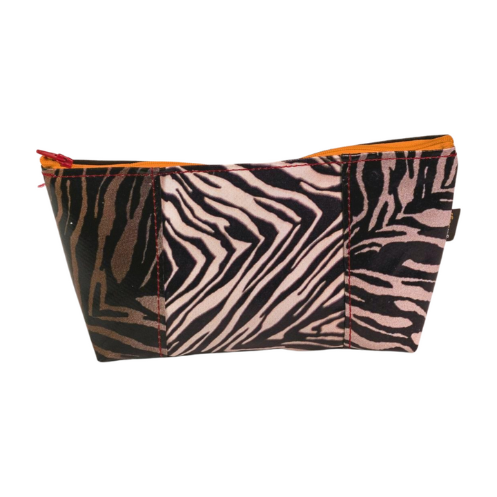 necessaire publicity banner black & white