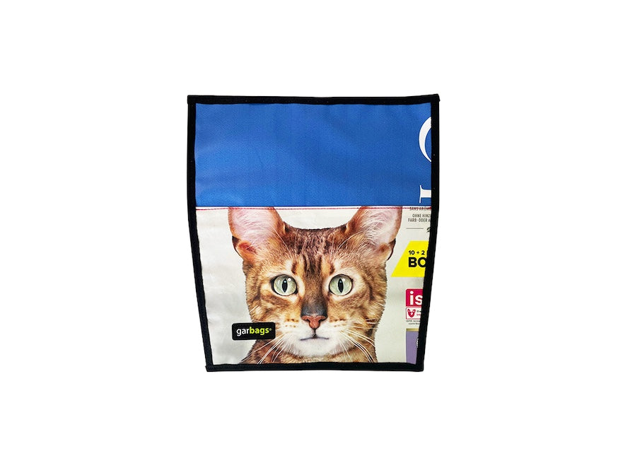 extraflap M cat food package brown cat