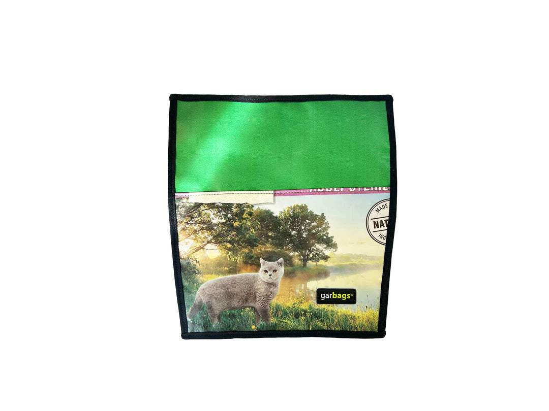 extraflap M pet food packages cat green