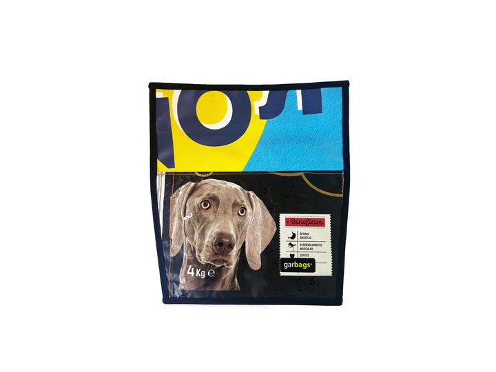 extraflap M dog food package black and yellow