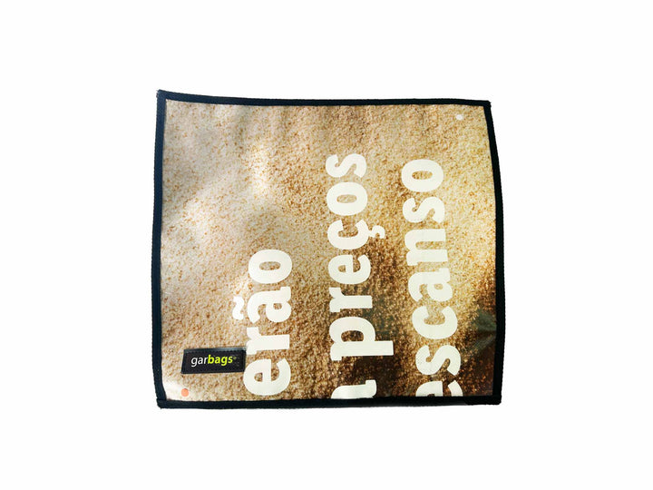 extraflap XL publicity banner beach sand with letters