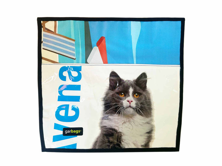 extraflap XL cat food packages white & blue