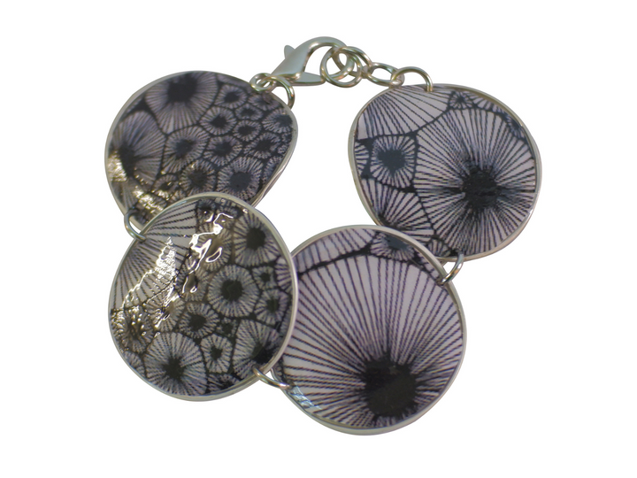 linked bracelet black & white flowers coffee capsules
