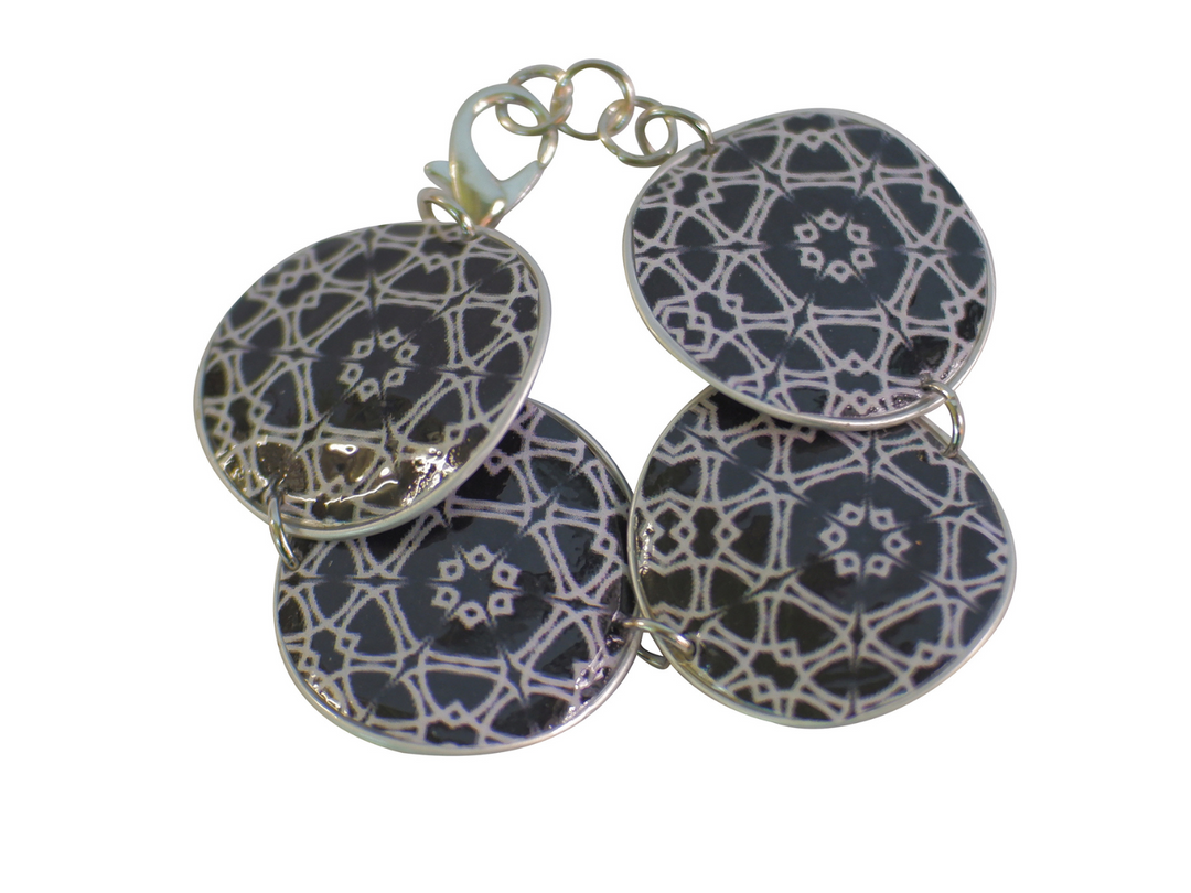 linked bracelet black & white kaleidoscope coffee capsules