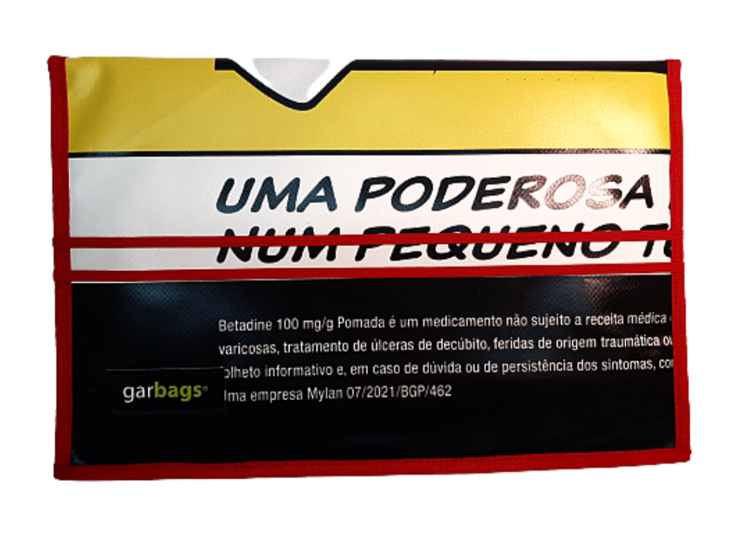 laptop 13″ case publicity banner comic yellow