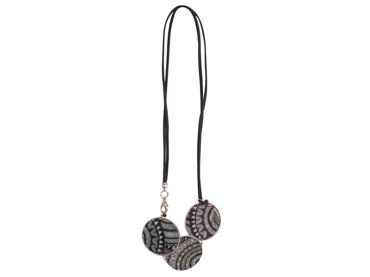 princess necklace black & white patterns coffee capsules