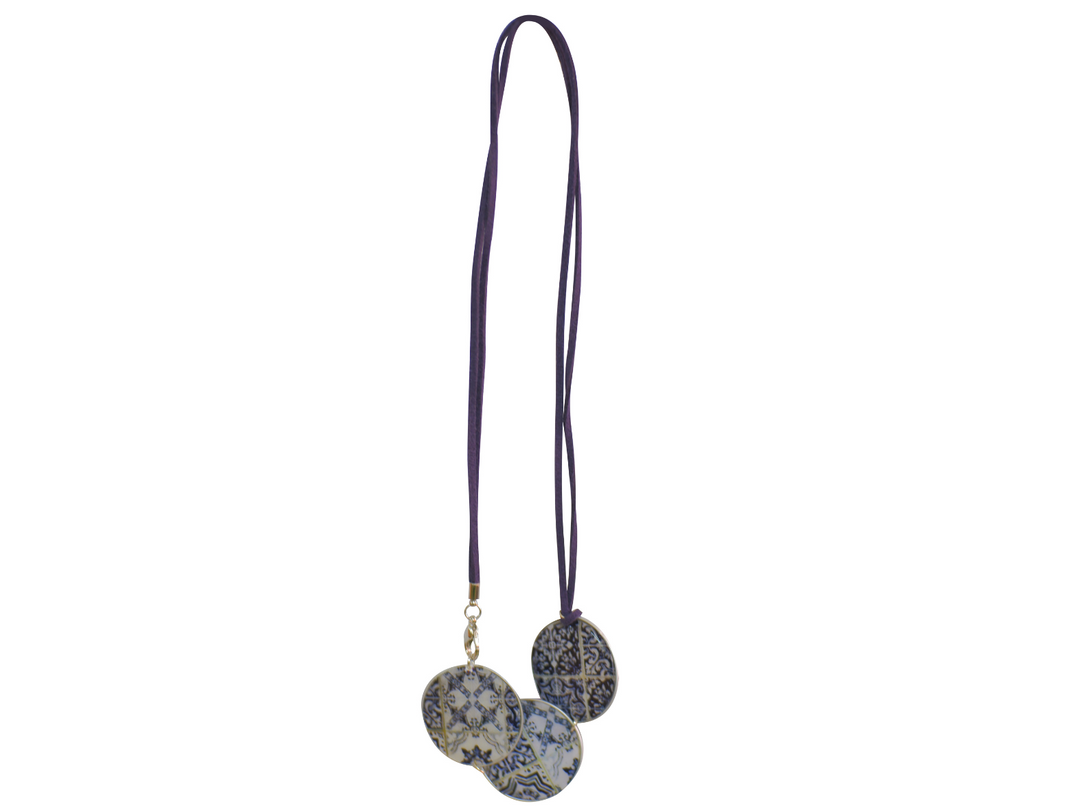princess necklace blue & white tiles coffee capsules
